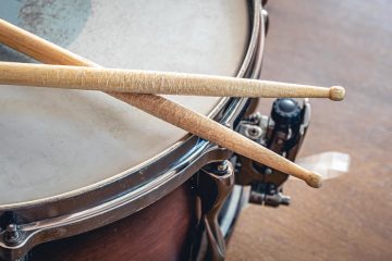 Which comedian was a drummer