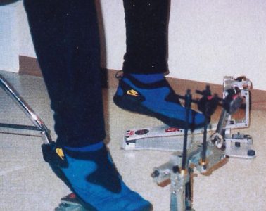 Heel-up drum foot technique on pedals